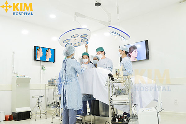 Quy trình cắt mí mắt ở Kim Hospital 5